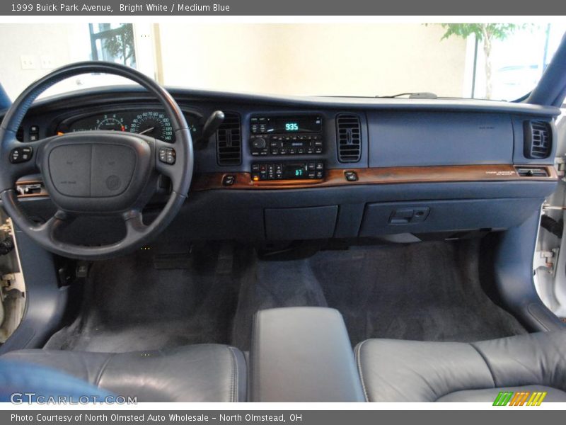 Dashboard of 1999 Park Avenue 