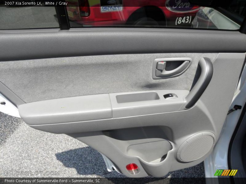 White / Gray 2007 Kia Sorento LX