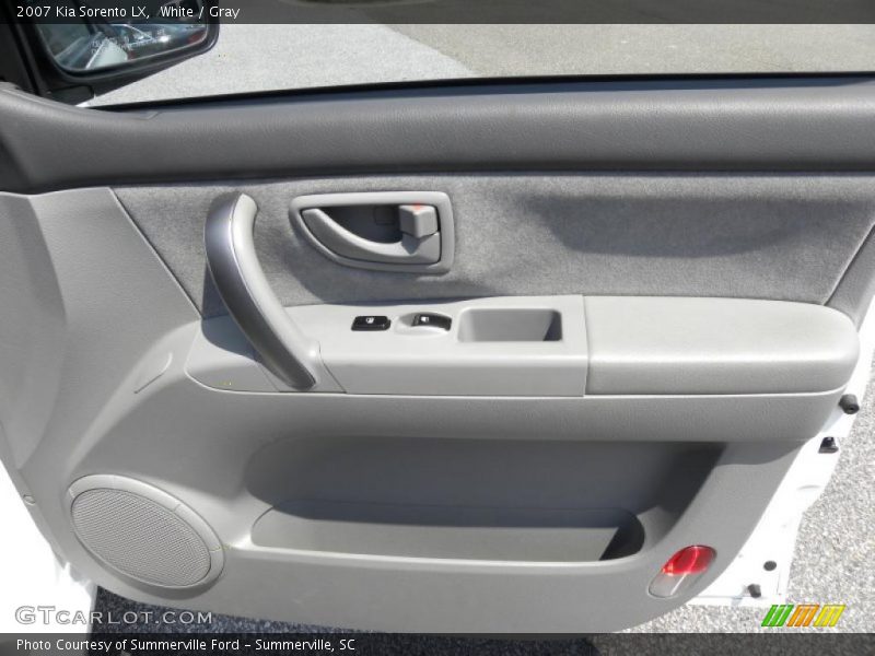 White / Gray 2007 Kia Sorento LX
