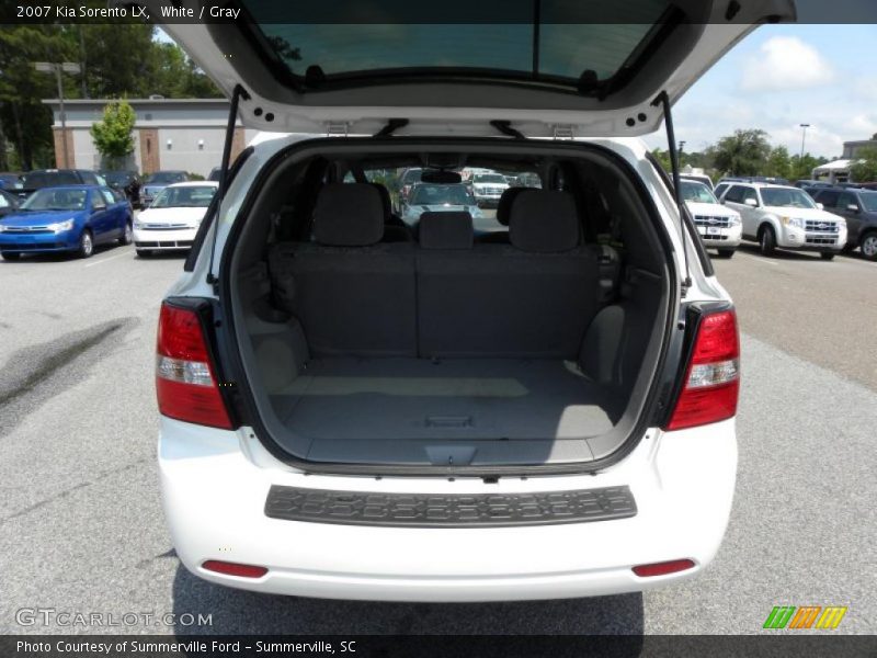White / Gray 2007 Kia Sorento LX