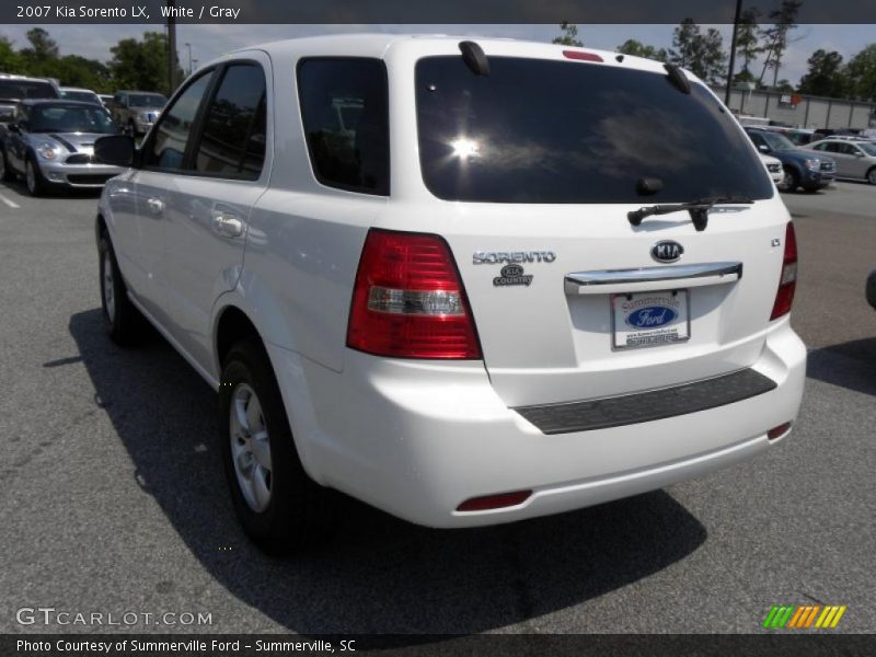 White / Gray 2007 Kia Sorento LX