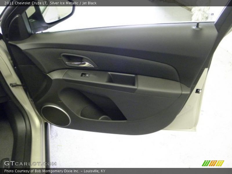 Silver Ice Metallic / Jet Black 2011 Chevrolet Cruze LT