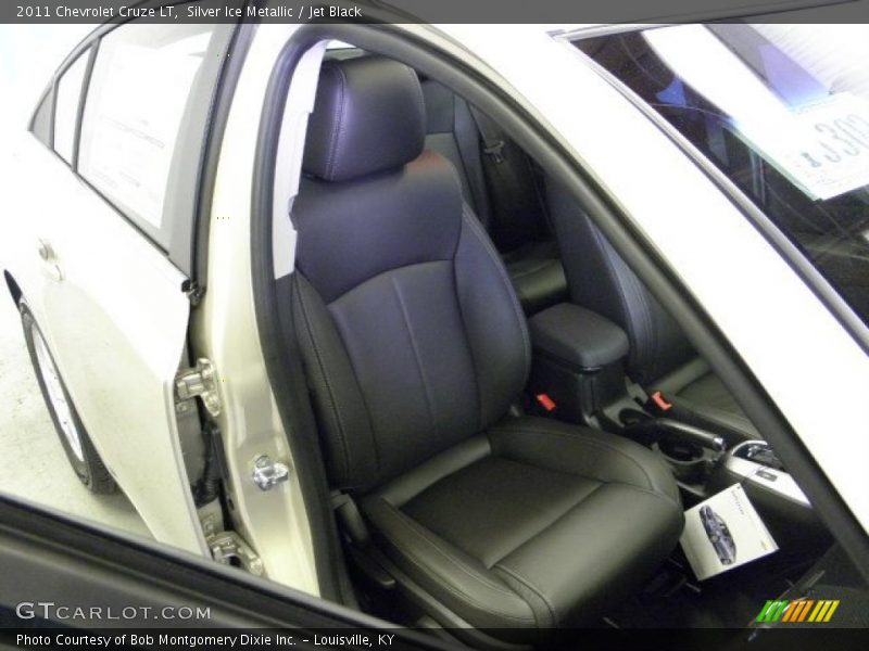 Silver Ice Metallic / Jet Black 2011 Chevrolet Cruze LT