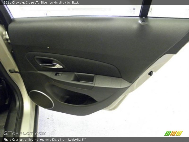 Silver Ice Metallic / Jet Black 2011 Chevrolet Cruze LT