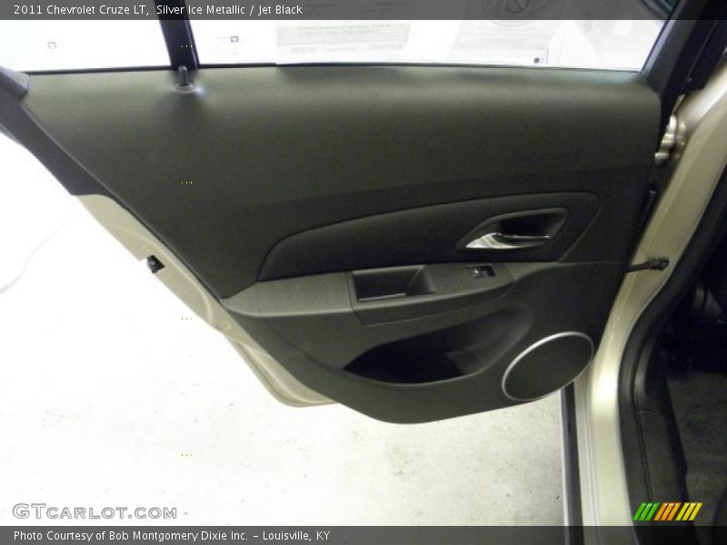 Silver Ice Metallic / Jet Black 2011 Chevrolet Cruze LT