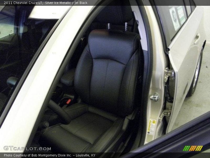 Silver Ice Metallic / Jet Black 2011 Chevrolet Cruze LT