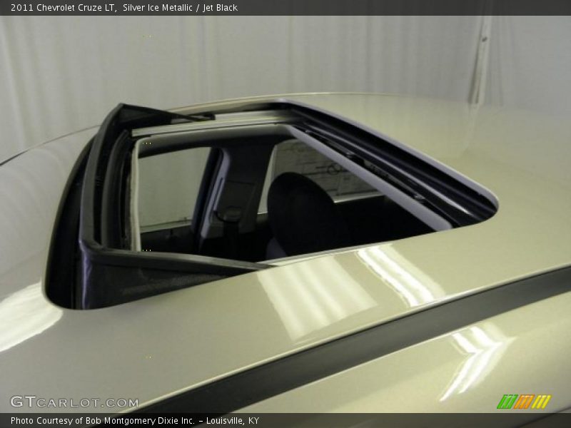 Silver Ice Metallic / Jet Black 2011 Chevrolet Cruze LT