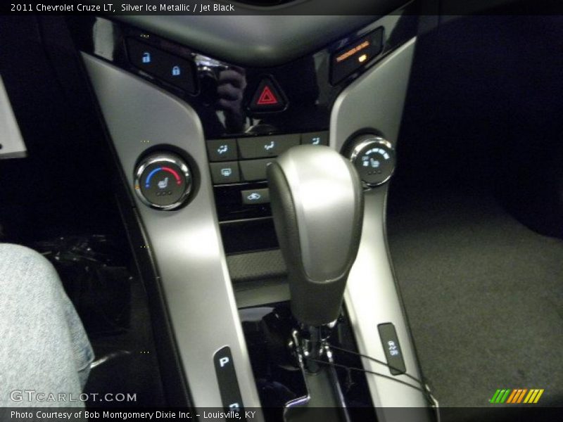 Silver Ice Metallic / Jet Black 2011 Chevrolet Cruze LT