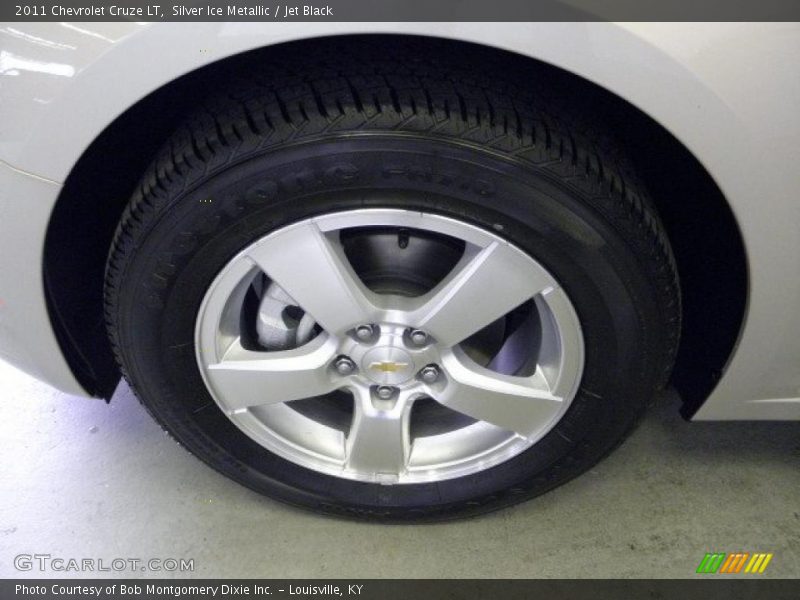 Silver Ice Metallic / Jet Black 2011 Chevrolet Cruze LT