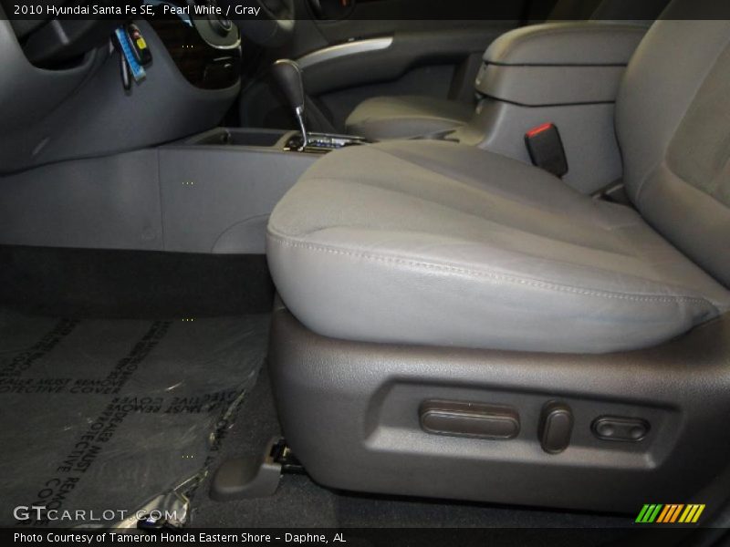 Pearl White / Gray 2010 Hyundai Santa Fe SE