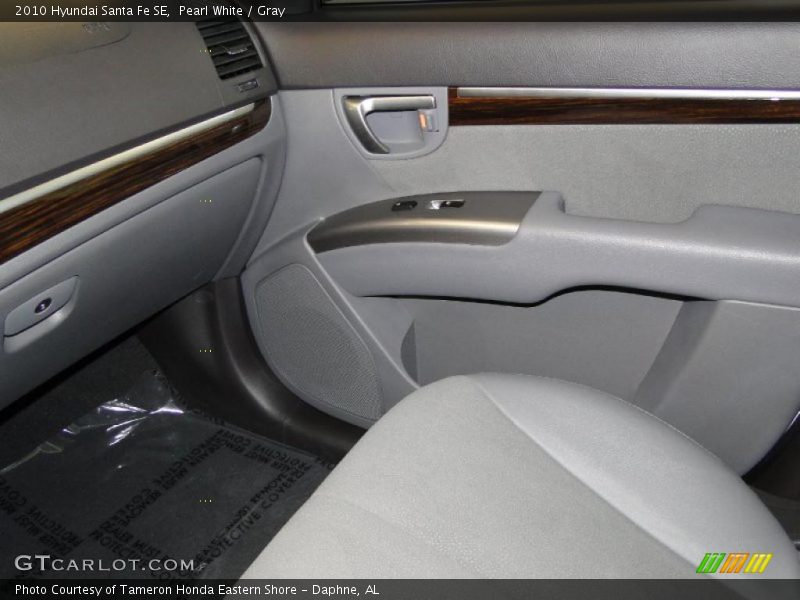 Pearl White / Gray 2010 Hyundai Santa Fe SE