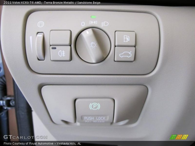 Controls of 2011 XC60 T6 AWD