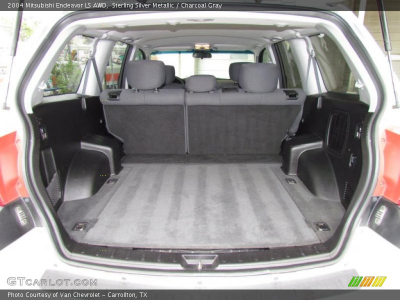  2004 Endeavor LS AWD Trunk