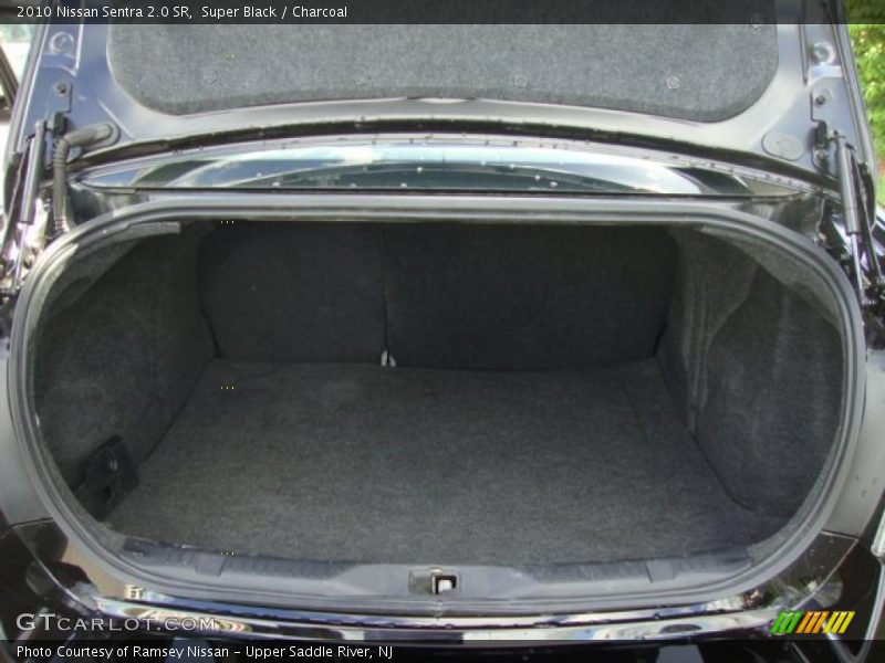 Super Black / Charcoal 2010 Nissan Sentra 2.0 SR