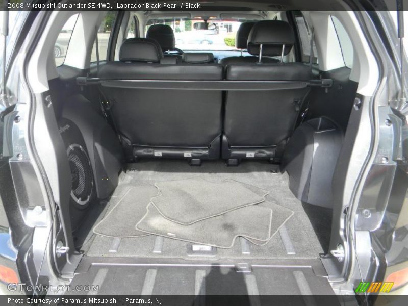  2008 Outlander SE 4WD Trunk
