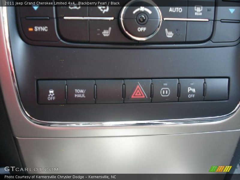 Blackberry Pearl / Black 2011 Jeep Grand Cherokee Limited 4x4