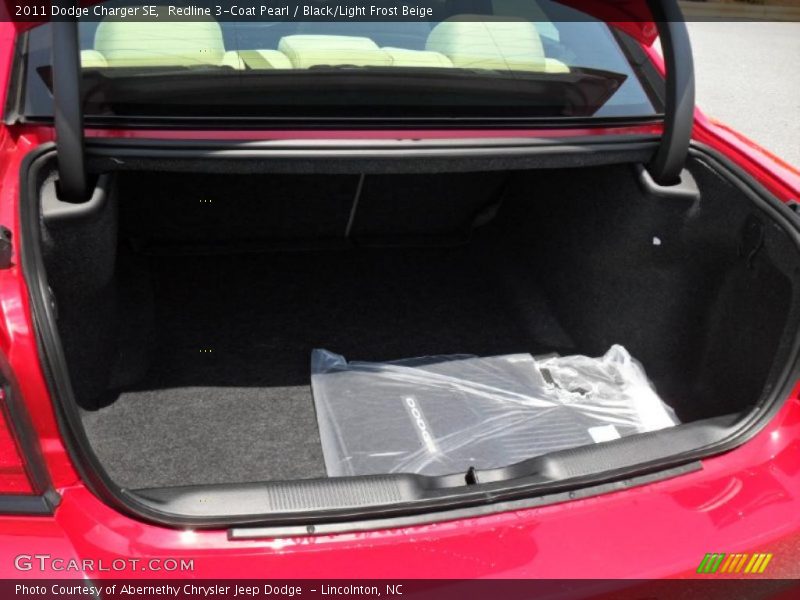 Redline 3-Coat Pearl / Black/Light Frost Beige 2011 Dodge Charger SE
