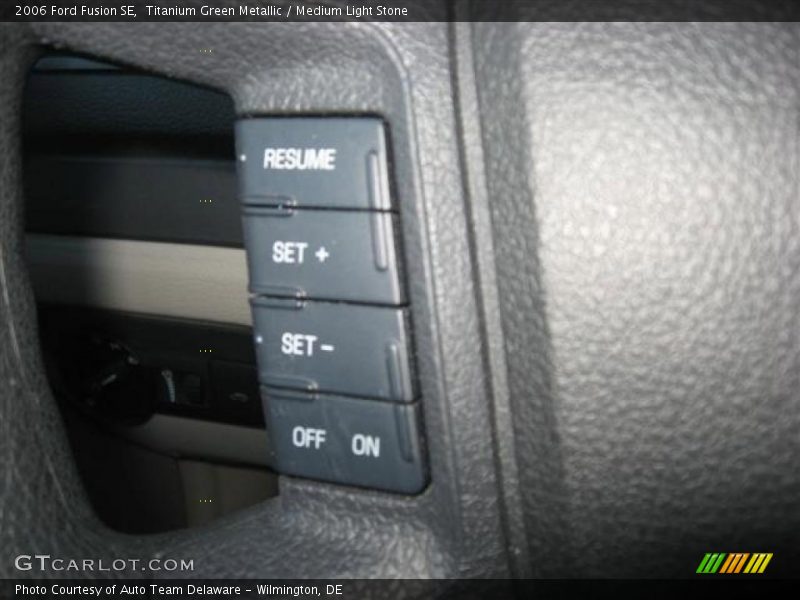 Titanium Green Metallic / Medium Light Stone 2006 Ford Fusion SE
