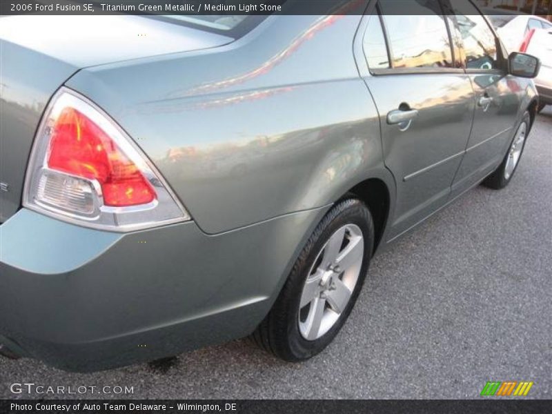 Titanium Green Metallic / Medium Light Stone 2006 Ford Fusion SE