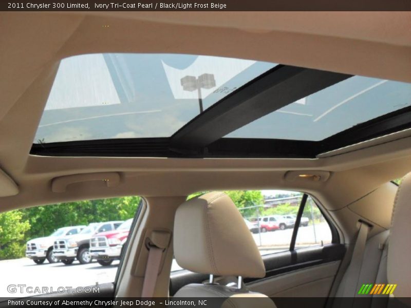 Sunroof of 2011 300 Limited