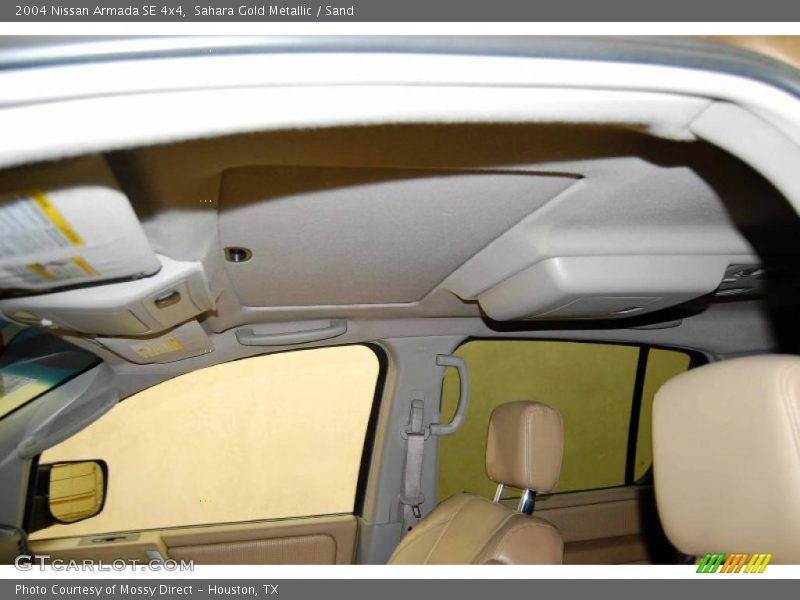 Sunroof of 2004 Armada SE 4x4