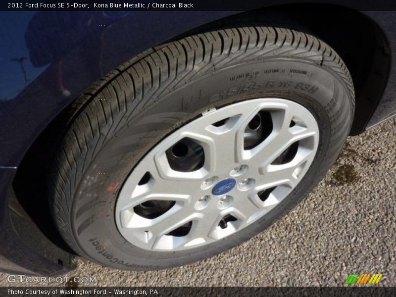 Kona Blue Metallic / Charcoal Black 2012 Ford Focus SE 5-Door