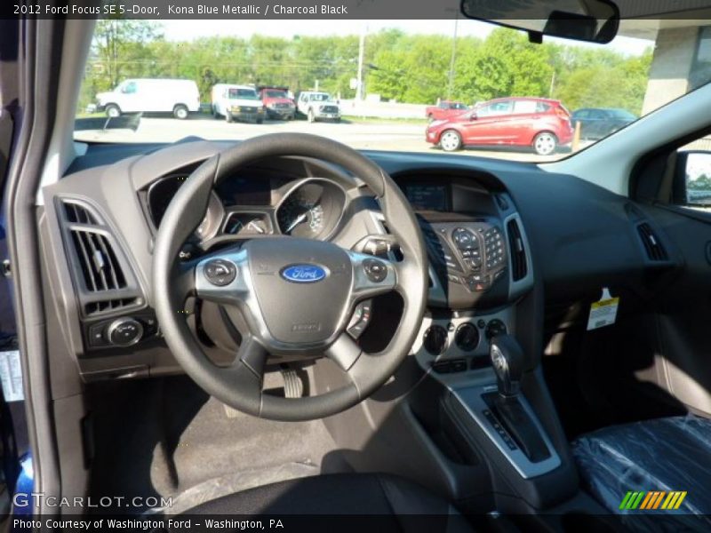 Kona Blue Metallic / Charcoal Black 2012 Ford Focus SE 5-Door