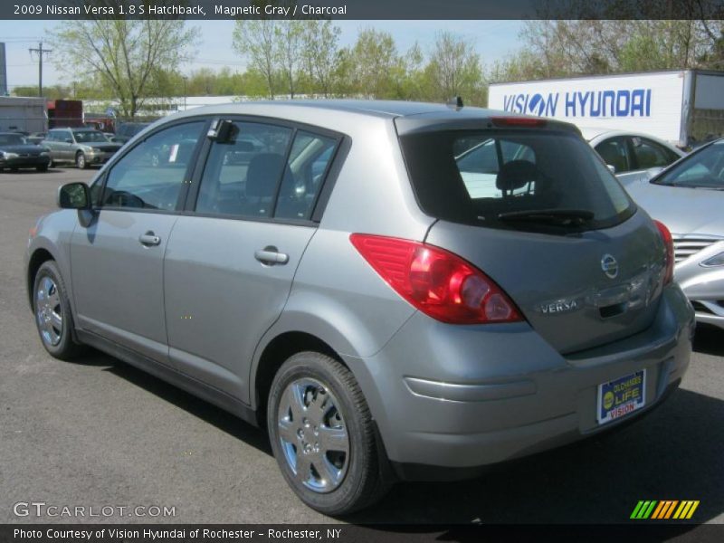 Magnetic Gray / Charcoal 2009 Nissan Versa 1.8 S Hatchback