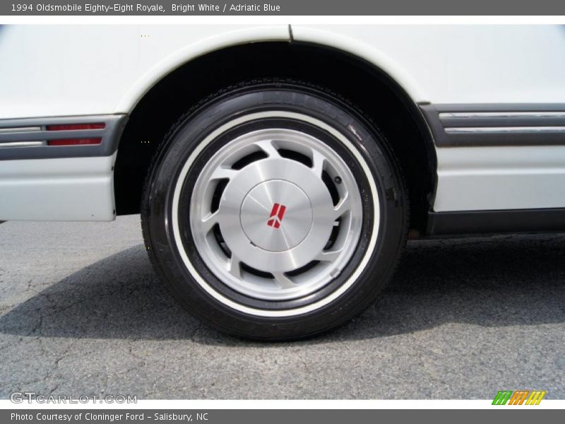 Bright White / Adriatic Blue 1994 Oldsmobile Eighty-Eight Royale