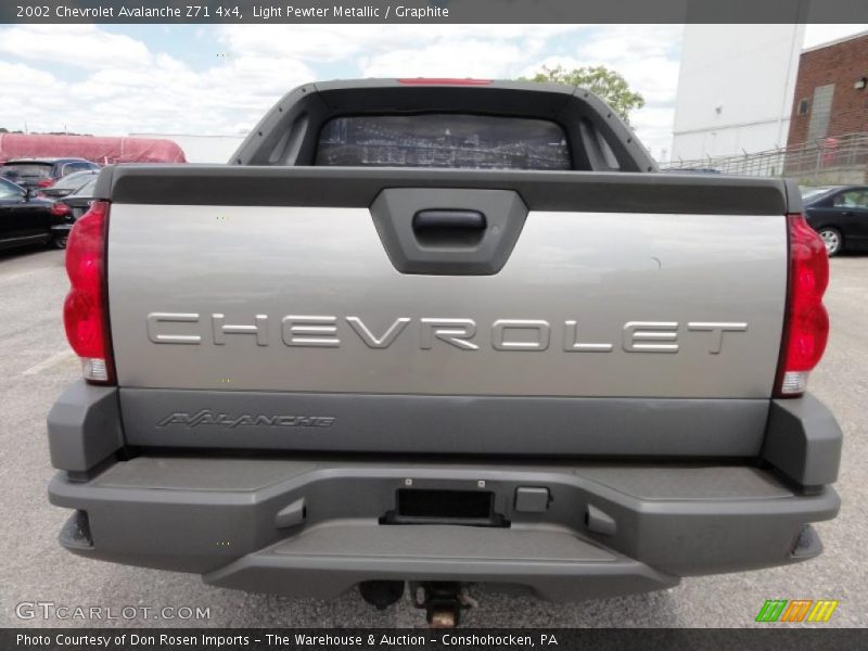 Light Pewter Metallic / Graphite 2002 Chevrolet Avalanche Z71 4x4