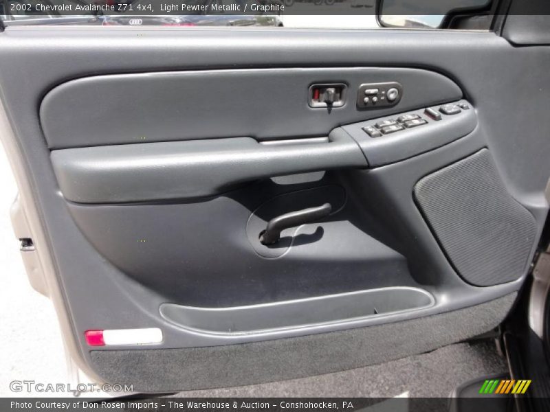 Light Pewter Metallic / Graphite 2002 Chevrolet Avalanche Z71 4x4