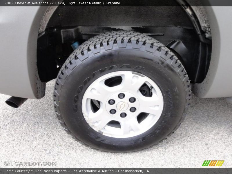 Light Pewter Metallic / Graphite 2002 Chevrolet Avalanche Z71 4x4