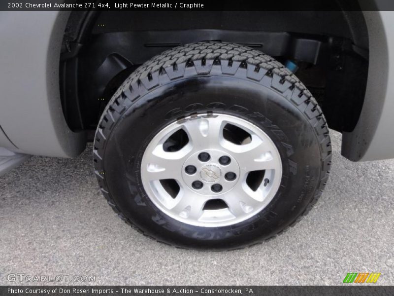 Light Pewter Metallic / Graphite 2002 Chevrolet Avalanche Z71 4x4