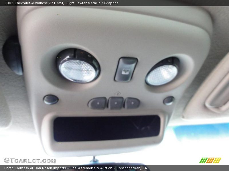 Light Pewter Metallic / Graphite 2002 Chevrolet Avalanche Z71 4x4