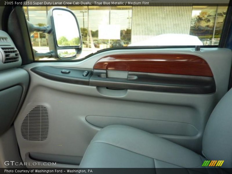 True Blue Metallic / Medium Flint 2005 Ford F350 Super Duty Lariat Crew Cab Dually