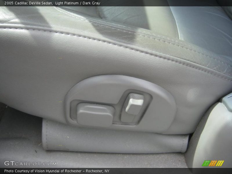 Light Platinum / Dark Gray 2005 Cadillac DeVille Sedan