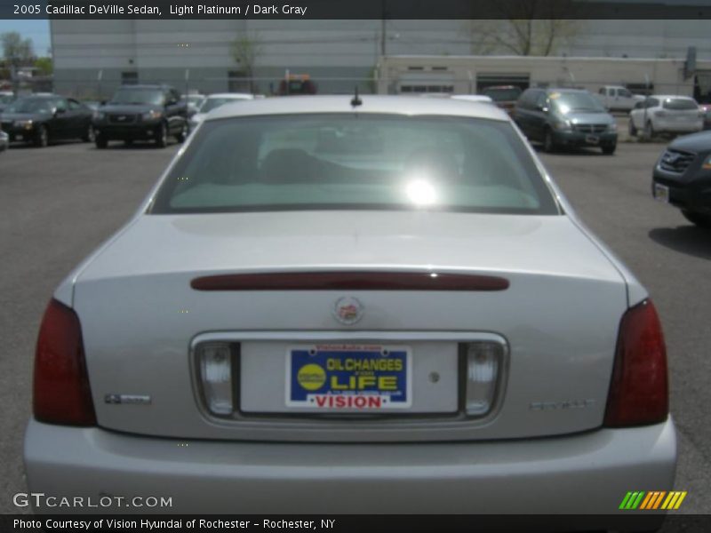 Light Platinum / Dark Gray 2005 Cadillac DeVille Sedan