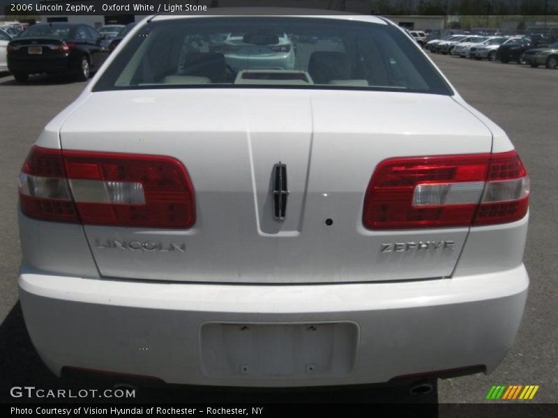 Oxford White / Light Stone 2006 Lincoln Zephyr