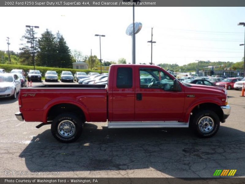 Red Clearcoat / Medium Parchment 2002 Ford F250 Super Duty XLT SuperCab 4x4