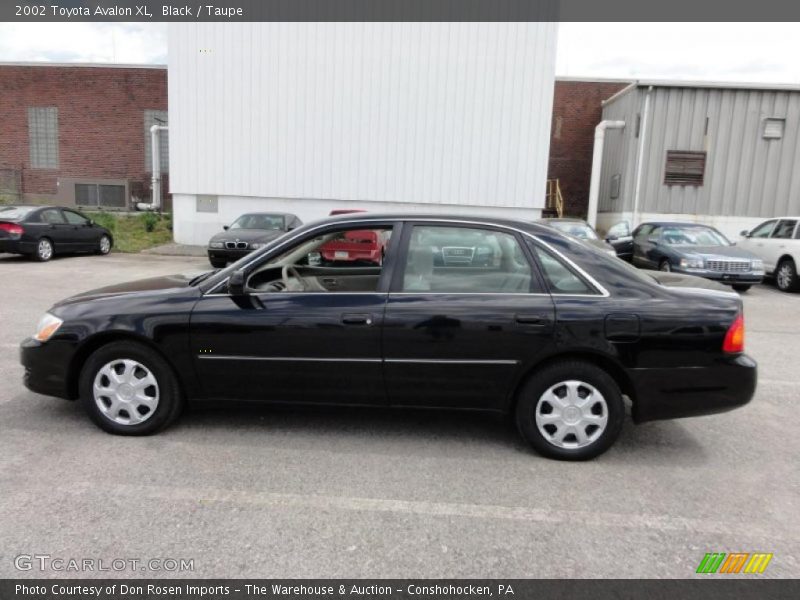 Black / Taupe 2002 Toyota Avalon XL