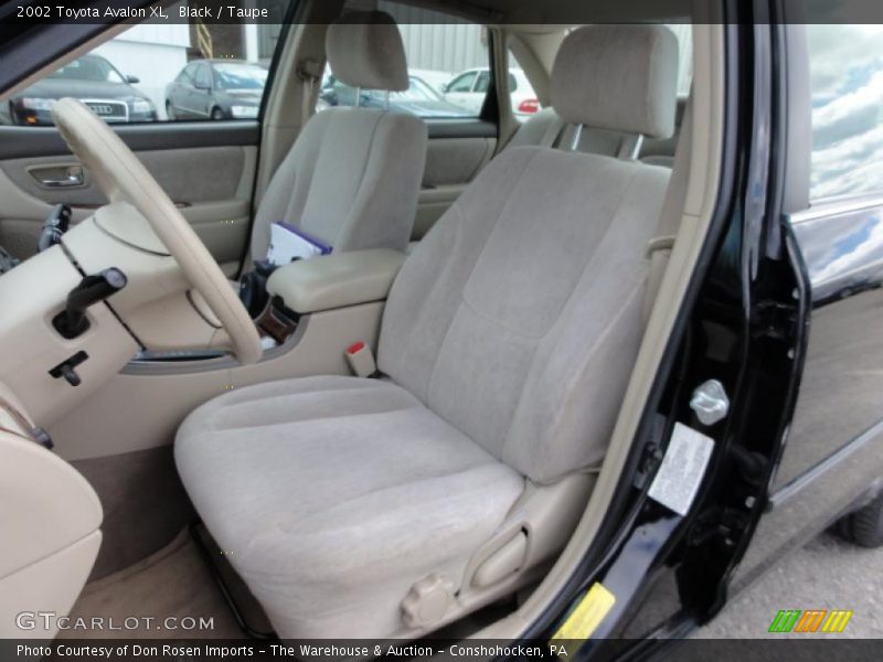 Black / Taupe 2002 Toyota Avalon XL
