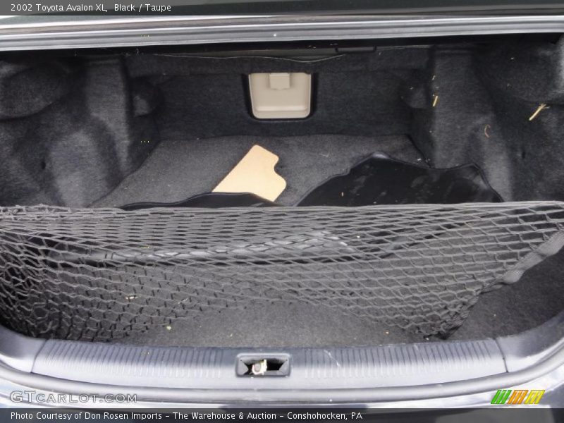 Black / Taupe 2002 Toyota Avalon XL