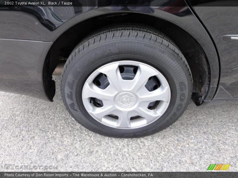 Black / Taupe 2002 Toyota Avalon XL