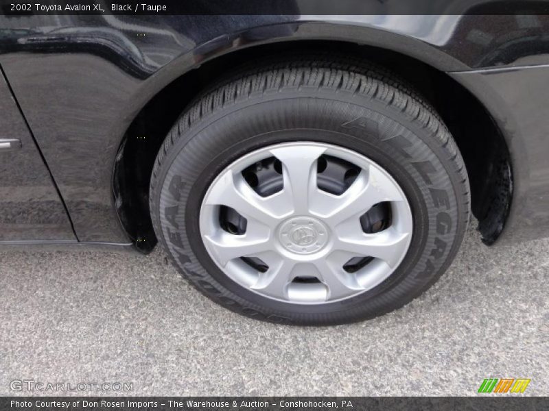 Black / Taupe 2002 Toyota Avalon XL