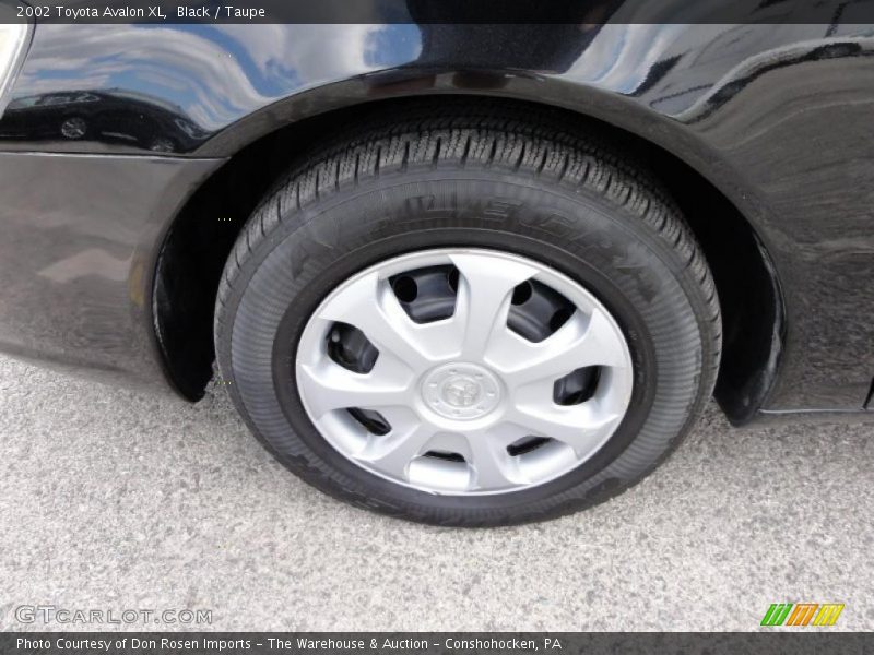 Black / Taupe 2002 Toyota Avalon XL