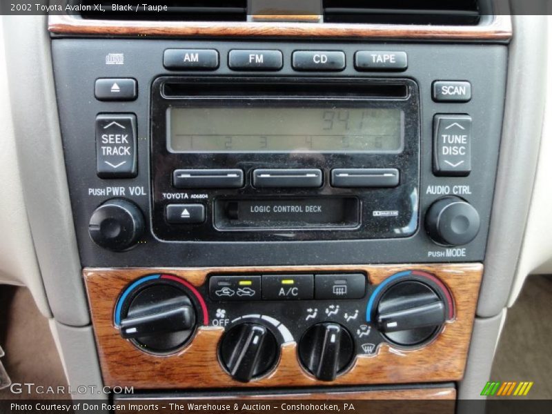 Black / Taupe 2002 Toyota Avalon XL