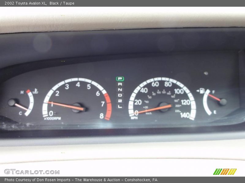 Black / Taupe 2002 Toyota Avalon XL