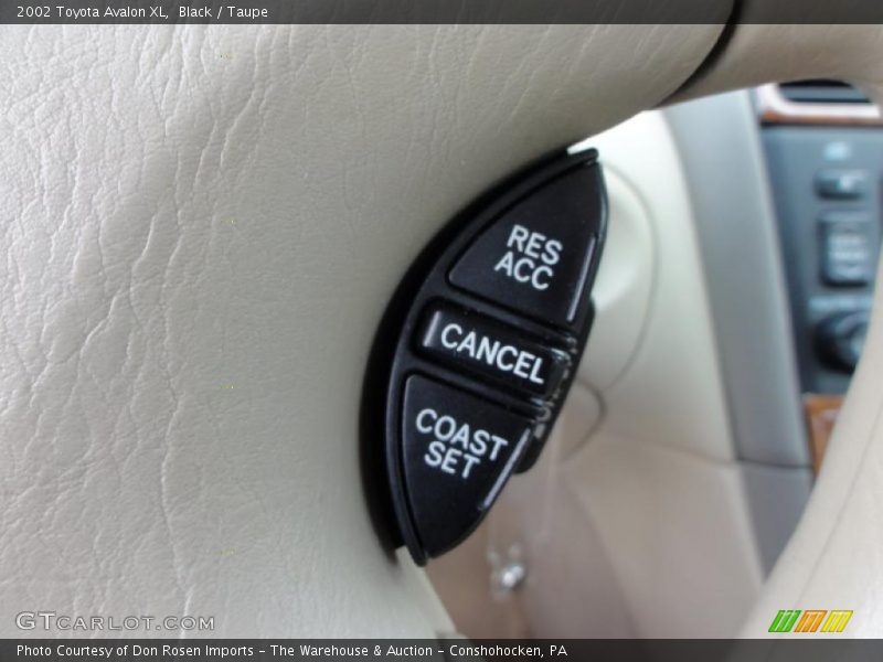Black / Taupe 2002 Toyota Avalon XL