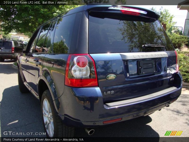 Bali Blue / Almond 2010 Land Rover LR2 HSE