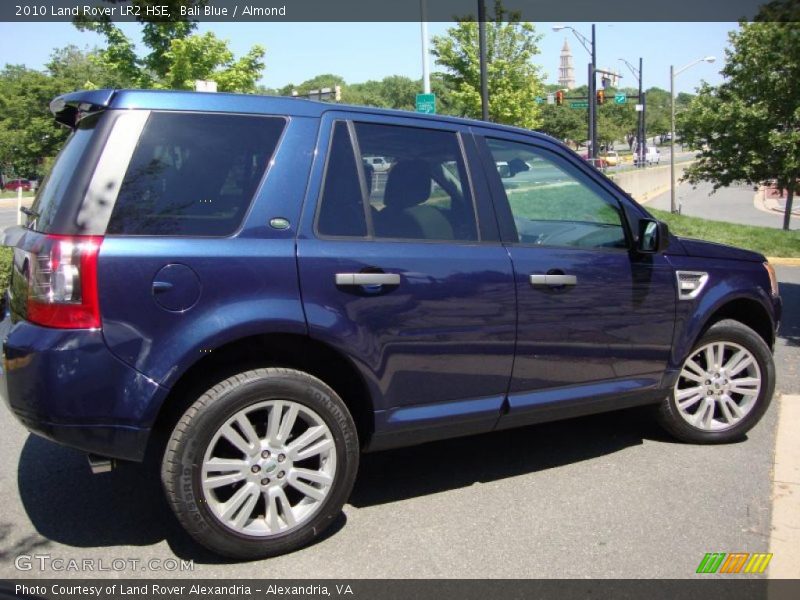 Bali Blue / Almond 2010 Land Rover LR2 HSE